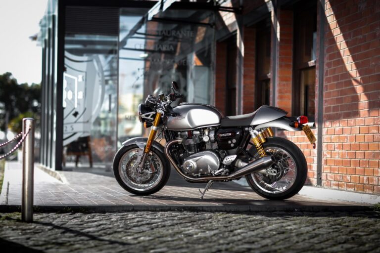 Ensaio Triumph Thruxton R MotoSport