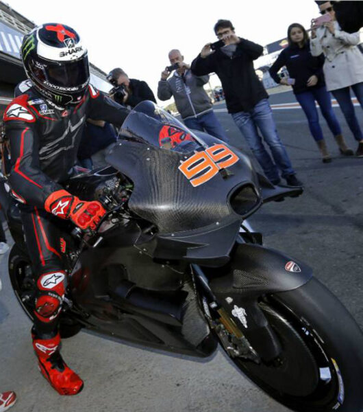 MotoGP Yamaha N o Quer Autocolante Na Moto De Jorge Lorenzo MotoSport