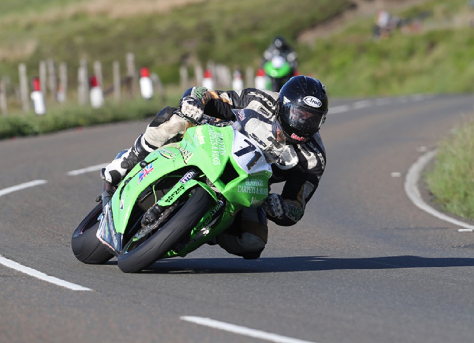 Michael Dunlop vence a primeira corrida do TT da Ilha de Man 2018