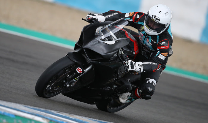 Michael Dunlop venceu hoje a corrida de Superbikes na Ilha de Man