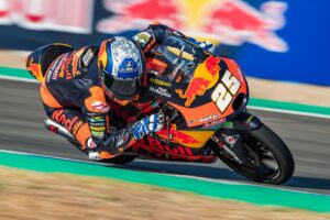 Moto2, 2021, Áustria: Rookie Raul Fernández lidera desde cedo para vencer thumbnail