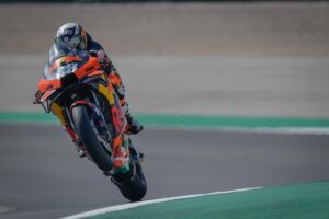 MotoGP, 2021, Portimão: Quartararo lidera, Oliveira 9º, Márquez na Q1 thumbnail