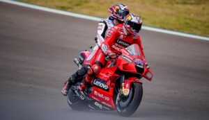 MotoGP, 2021, Portimão: A boleia de Miller a Zarco thumbnail