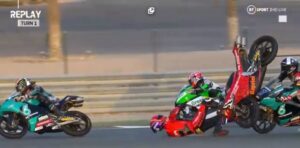 Moto3, Doha: McPhee e Alcoba sancionados para o GP de Portugal thumbnail