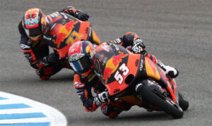 Moto3, 2021, Áustria: Deniz Öncü lidera dobradinha das KTM Tech3 no Warm Up thumbnail