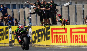 SBK, 2021, Estoril: Rea ganha Corrida Superpole com pneu diferente thumbnail