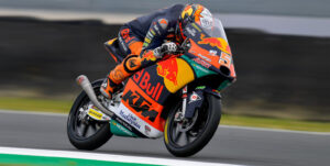 Moto3: Altercação física vale penalizações a Jaume Masia e Kaito Toba thumbnail