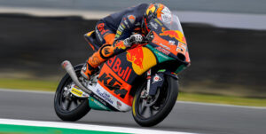 Moto3, 2021, Assen: Masía lidera Artigas, Fellon e Guevara à Q2 thumbnail