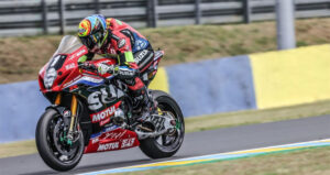 Endurance, 2021, 24H de Le Mans: A 7 Horas, a Suzuki Yoshimura ainda lidera, mas por pouco thumbnail