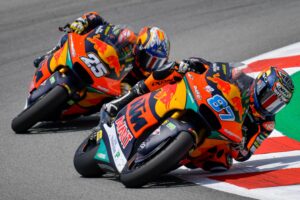 Moto2, 2021, Áustria: Gardner lidera com pista já seca thumbnail