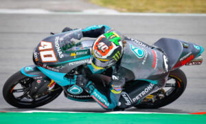 Moto3, 2021, Estíria, TL2: Binder escapa à chuva para liderar 1-2 da Petronas com McPhee thumbnail