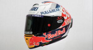 MotoGP, 2021, Sachsenring: Marc Márquez com novo capacete de cores retro no GP alemão thumbnail