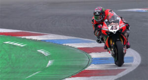 SBK, 2021, Assen: Redding, de fio a pavio no TL1 thumbnail