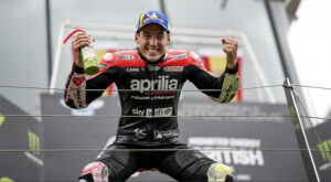 MotoGP, 2021, Aragón: Aprilia alinha com Espargaró e Viñales thumbnail