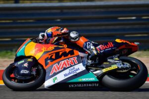Moto2, 2021, San Marino: Raul Fernández ultrapassa dor para vencer thumbnail