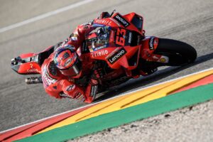 MotoGP, 2021, Aragón: Francesco Bagnaia bate Marquez e vence pela primeira vez thumbnail