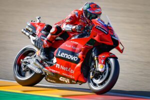 MotoGP, 2021, Aragón: Bagnaia estreia-se a vencer batendo Márquez thumbnail