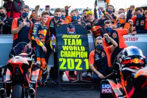 Moto3, 2021, Misano 2: KTM Ajo vence título de equipas thumbnail