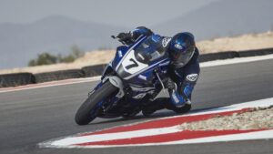 Yamaha lança a Taça R7 e a SuperFinale na Europa thumbnail