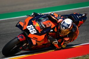 MotoGP, Miguel Oliveira transportado para o hospital por precaução thumbnail