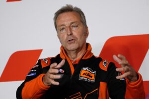 MotoGP, Hervé Poncharal: “Boa combinação de experiência e juventude” thumbnail