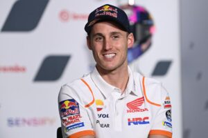 MotoGP, Pol Espargaró: “Marc Márquez era e é um génio” thumbnail