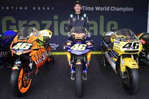 MotoGP: Rossi espera que a Honda lhe dê a NSR do primeiro título thumbnail