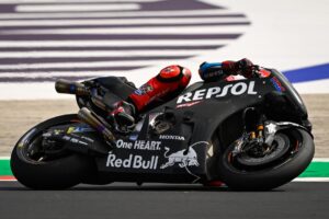 MotoGP, 2021: Bradl nos testes da Honda em Jerez thumbnail