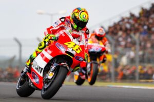 MotoGP, Domenicali: “Rossi na Ducati? Isso é para o Gigi decidir” thumbnail