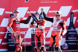 MotoGP: Será que o domínio da Ducati tem efeitos práticos em 2022? thumbnail