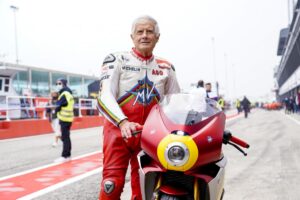 MotoGP: Giacomo Agostini feliz por Valentino Rossi não lhe ter batido os recordes thumbnail