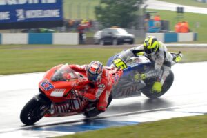 MotoGP: Casey Stoner revela que foi impedido de ser colega de equipa de Valentino Rossi thumbnail