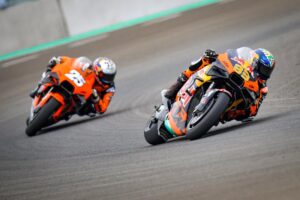 MotoGP, Brad Binder satisfeito, mas aponta dois aspetos a melhorar thumbnail