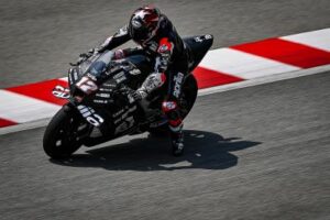 MotoGP, Privilégios da Aprilia como equipa de concessão trazem “tranquilidade” a Viñales thumbnail