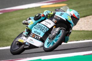 Moto3, Itália, TL1: Dennis Foggia começa fim de semana com o pé direito thumbnail