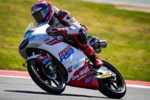 Moto3, 2022, Portugal, TL2: Mario Aji termina na frente em condições difíceis thumbnail