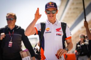 MotoGP, Alberto Puig: “O que Márquez fizer aqui vai ser muito importante” thumbnail