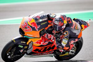 Moto2, 2022, EUA, TL1: Augusto Fernández termina na frente com volta de Ogura cancelada thumbnail