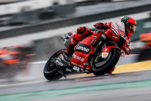 MotoGP, 2022, Portugal: Pecco Bagnaia e as preocupações com a gravilha thumbnail