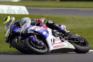 BSB: Duplo triunfo de Glenn Irwin em Silverstone thumbnail