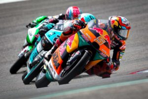 Moto3, França, Corrida: Jaume Masia sobrevive e vence corrida encurtada thumbnail