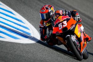 Moto3, Valência, Warm Up: Deniz Öncü mais rápido antes da corrida thumbnail