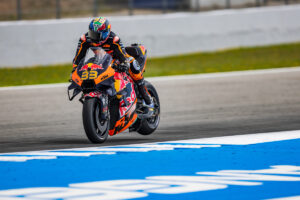 MotoGP, Países Baixos, Q1: Brad Binder e Miguel Oliveira passam à Q2 thumbnail