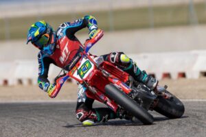 MotoGP: Diogo Moreira triunfa no Mundial de Supermoto thumbnail