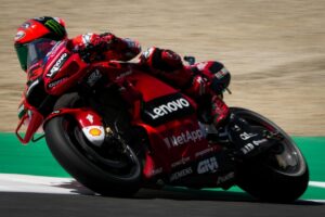 MotoGP, Itália, TL3: Pecco Bagnaia no topo, Oliveira 14º thumbnail