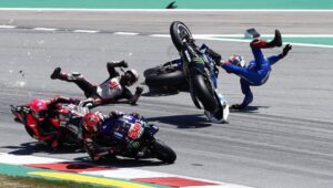 MotoGP, Catalunha: Nakagami e Rins perdem o teste de segunda-feira thumbnail