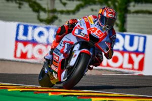 MotoGP, Alemanha, Q1: Di Giannantonio bate o pé à concorrência, Oliveira 4º thumbnail