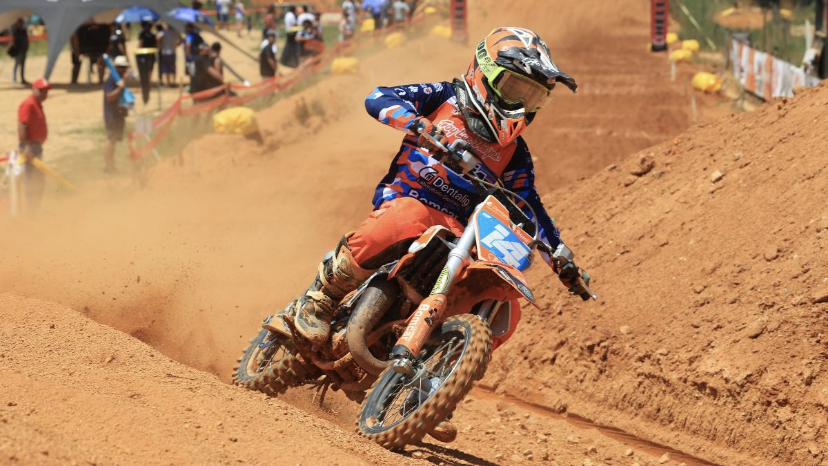 Guilherme Gomes, CN Motocross, Águeda: “A vitória fugiu-me por entre os dedos” thumbnail