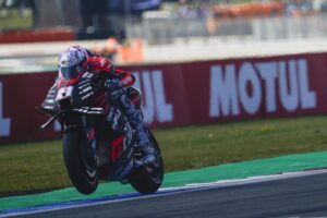 MotoGP, Países Baixos, Warm-Up: Aleix Espargaró  veloz, Oliveira consistente nos tempos thumbnail