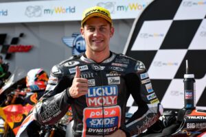 Moto2: Chris Sannwald é quem coloca Marcel Schrotter em forma thumbnail